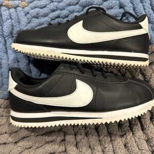 Nike Black and White Athletic Shoes